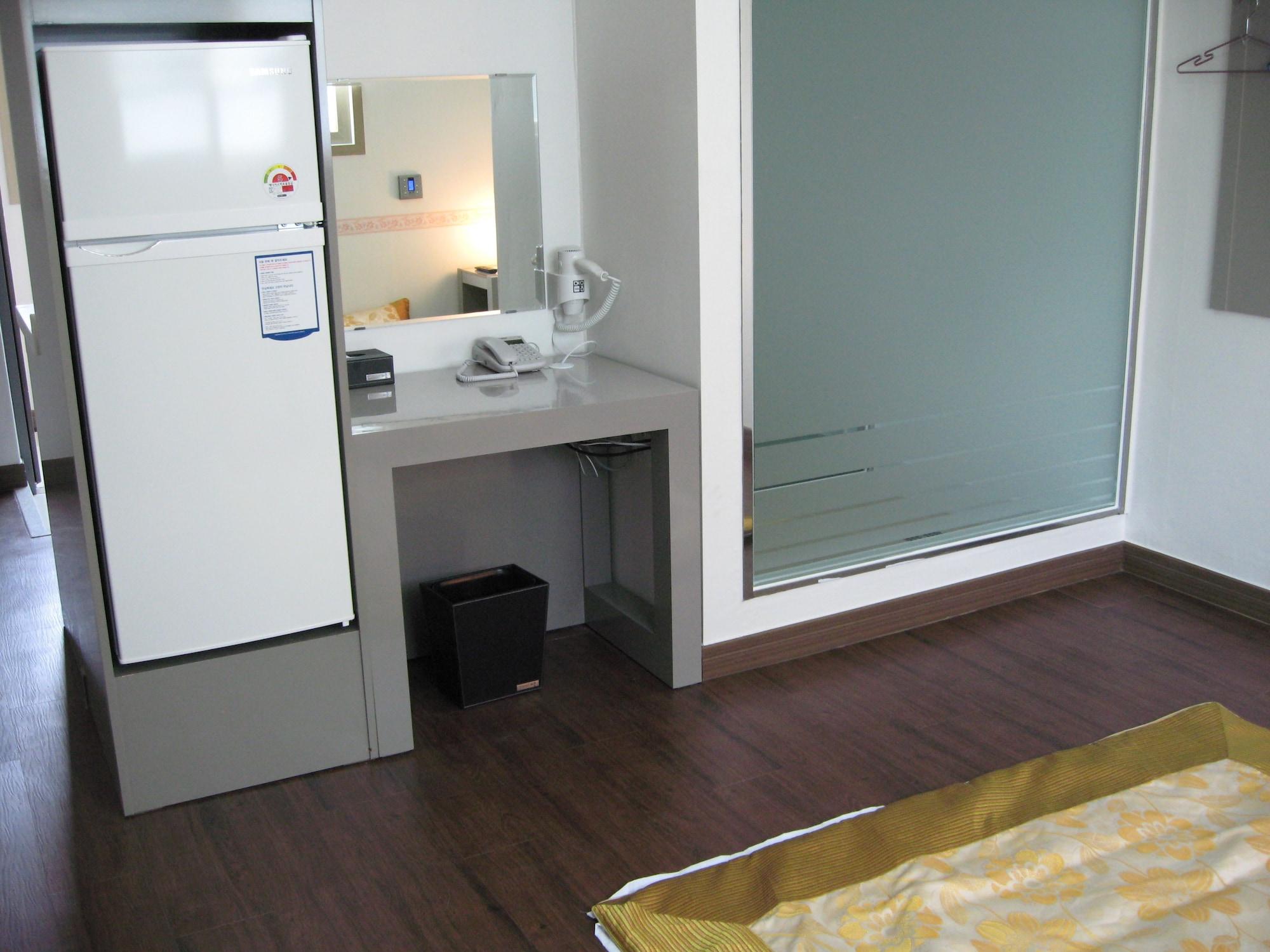 Residence Mumum Hotel Busan Exterior photo